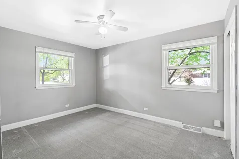 207 North Idlewild Avenue Mundelein IL 60060