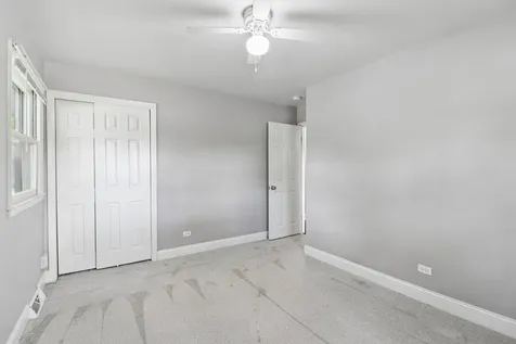 207 North Idlewild Avenue Mundelein IL 60060