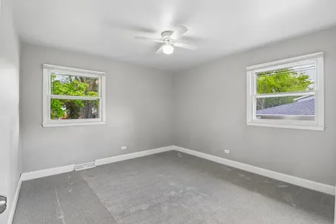 207 North Idlewild Avenue Mundelein IL 60060