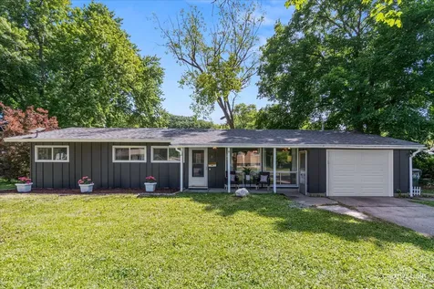 4 Woodcliff Road Montgomery IL 60538