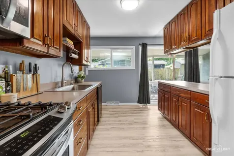 4 Woodcliff Road Montgomery IL 60538