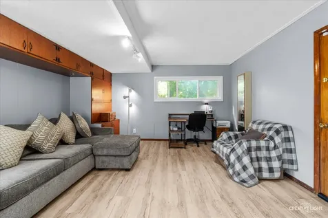 4 Woodcliff Road Montgomery IL 60538