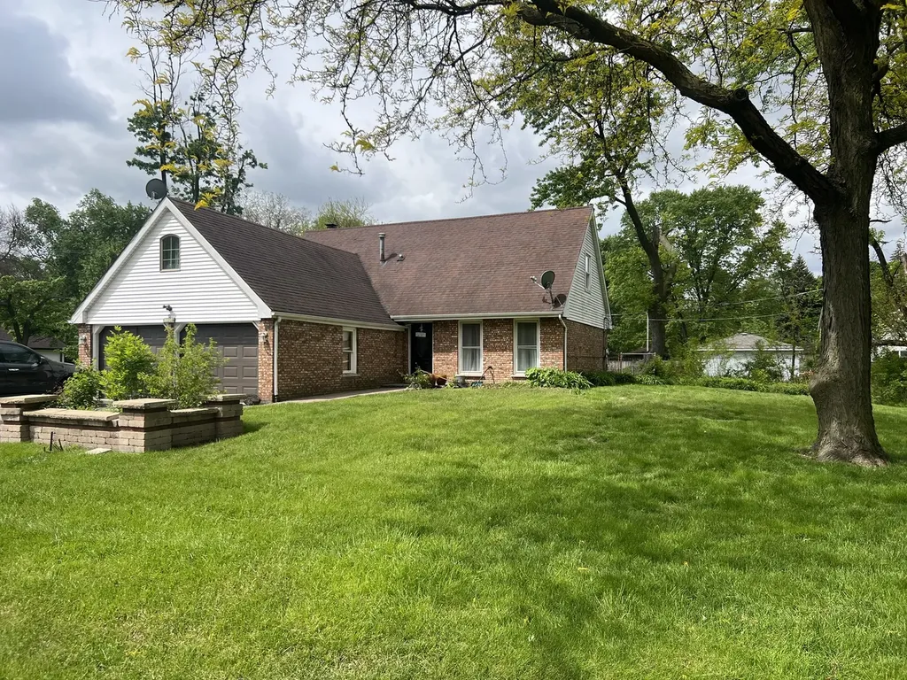 17208 Loomis Avenue East Hazel Crest IL 60429