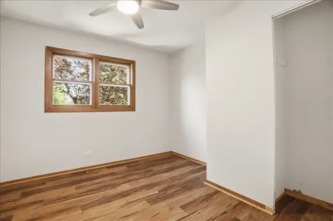 1707 Cherrywood Lane Lindenhurst IL 60046