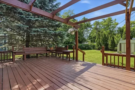 1707 Cherrywood Lane Lindenhurst IL 60046