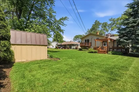 1707 Cherrywood Lane Lindenhurst IL 60046