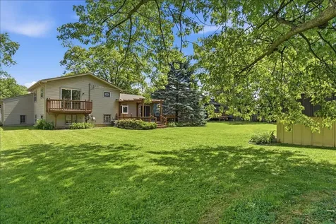 1707 Cherrywood Lane Lindenhurst IL 60046