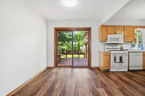 1707 Cherrywood Lane Lindenhurst IL 60046