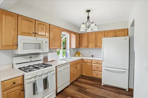 1707 Cherrywood Lane Lindenhurst IL 60046