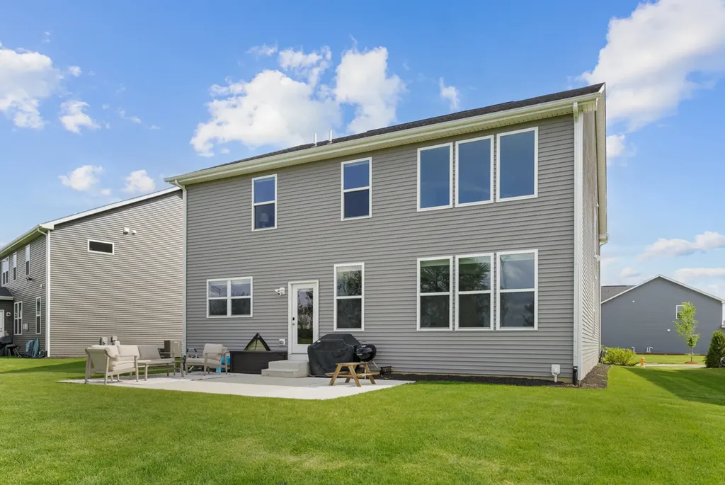 2116 Bent Grass Way Bolingbrook IL 60490