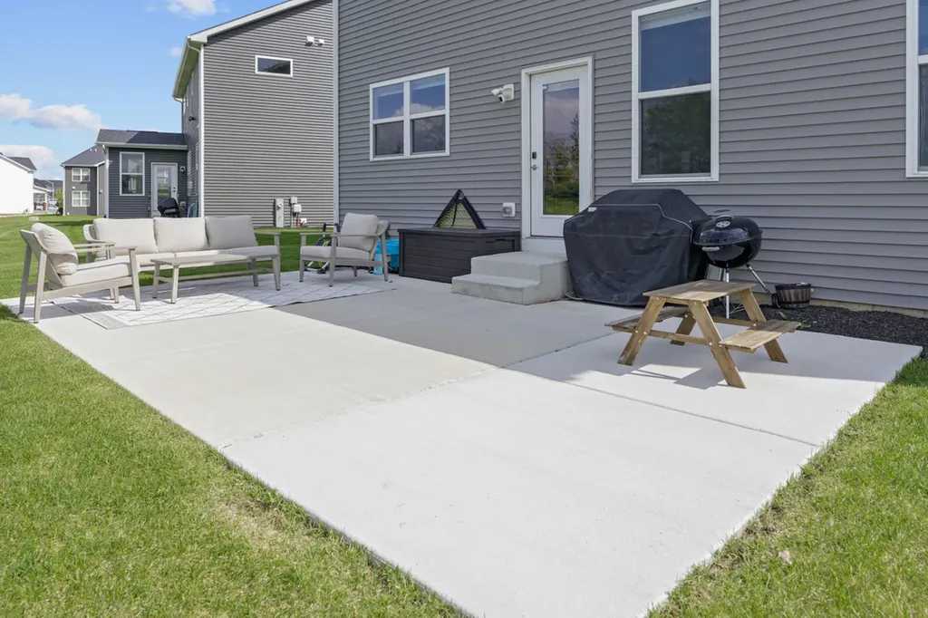 2116 Bent Grass Way Bolingbrook IL 60490
