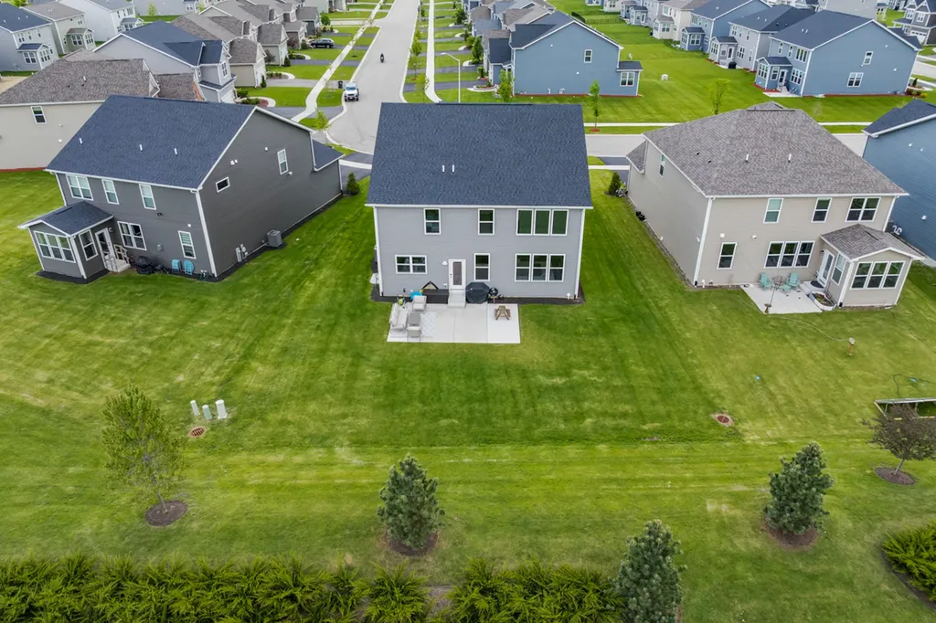 2116 Bent Grass Way Bolingbrook IL 60490