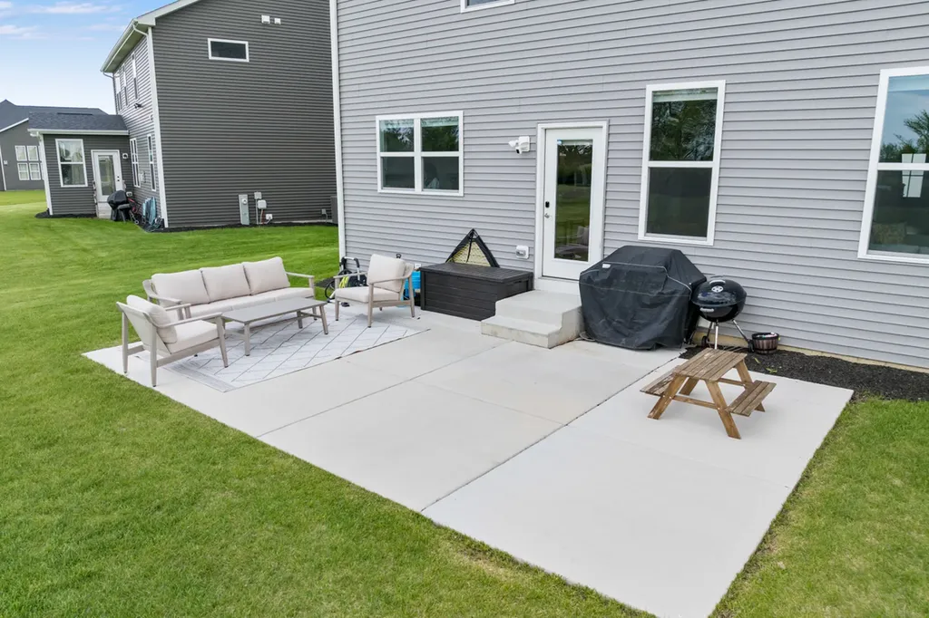 2116 Bent Grass Way Bolingbrook IL 60490