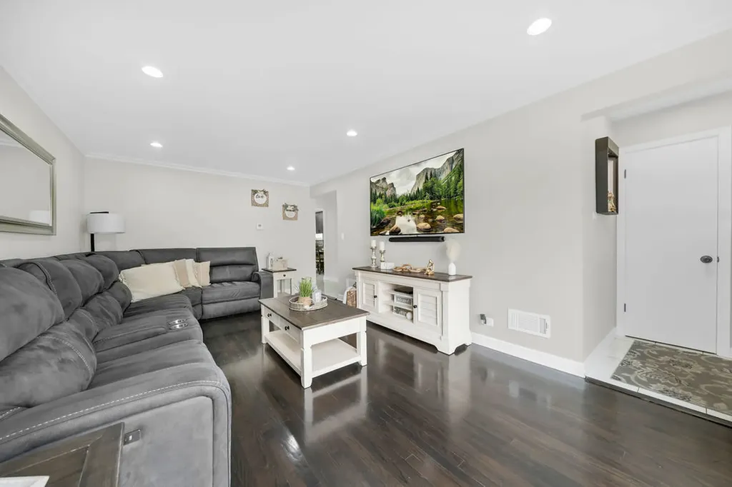 6449 South Kenneth Avenue Chicago IL 60629