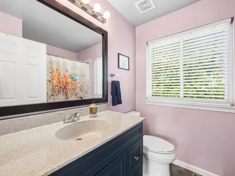 341 South Clearview Circle Round Lake IL 60073