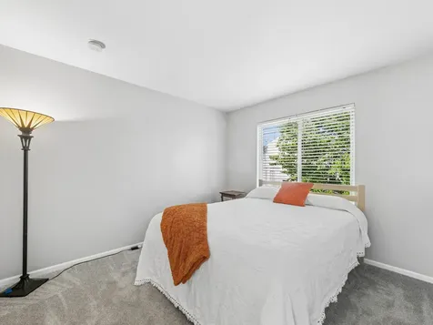 341 South Clearview Circle Round Lake IL 60073