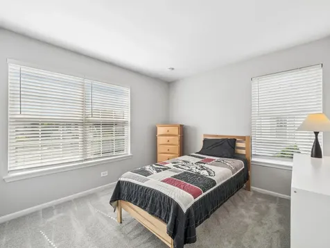 341 South Clearview Circle Round Lake IL 60073