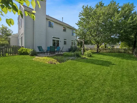 341 South Clearview Circle Round Lake IL 60073