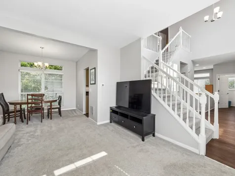 341 South Clearview Circle Round Lake IL 60073