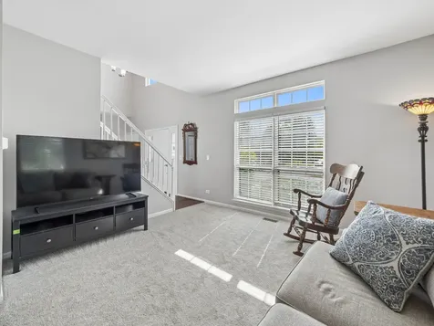 341 South Clearview Circle Round Lake IL 60073