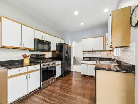 341 South Clearview Circle Round Lake IL 60073