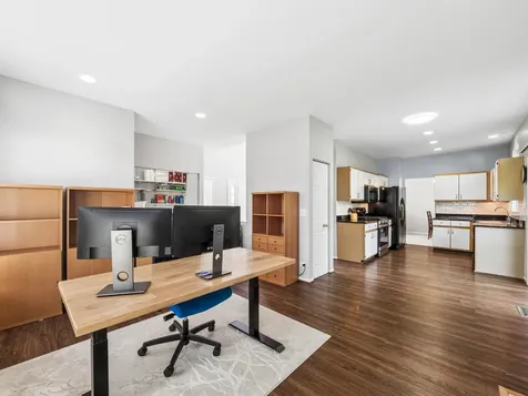 341 South Clearview Circle Round Lake IL 60073