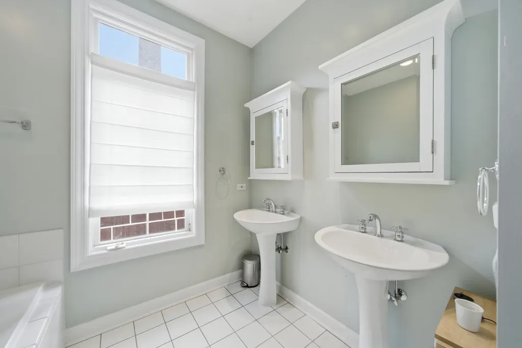 367 West Superior Street Chicago IL 60654