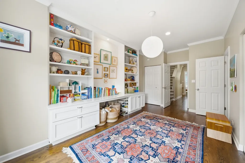 367 West Superior Street Chicago IL 60654