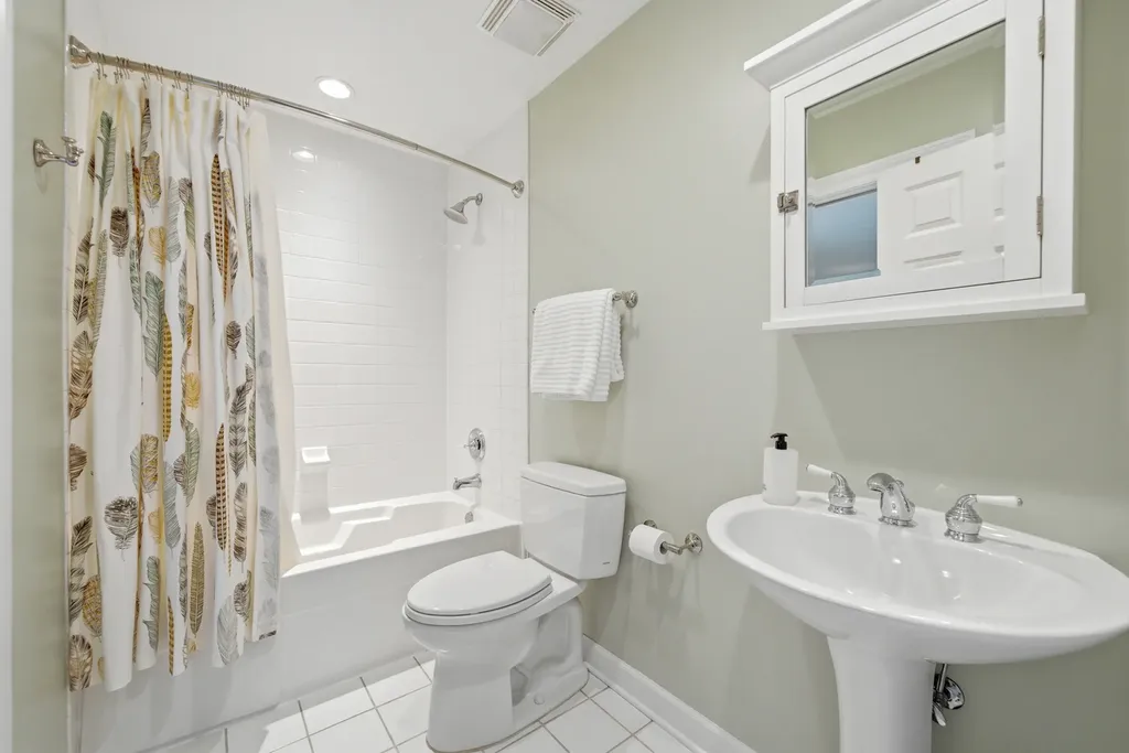 367 West Superior Street Chicago IL 60654