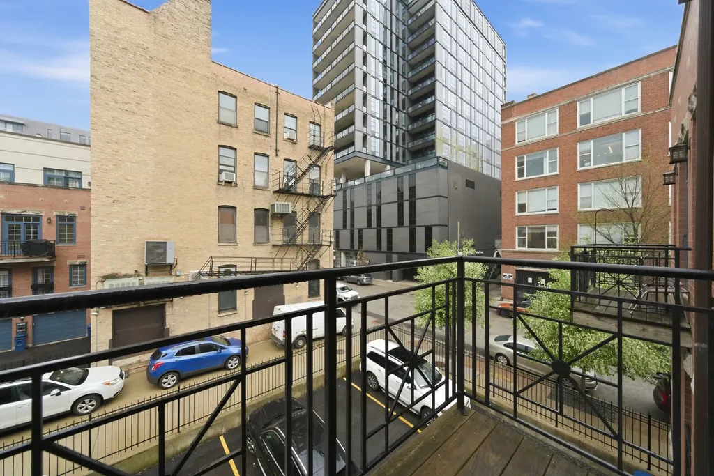 367 West Superior Street Chicago IL 60654