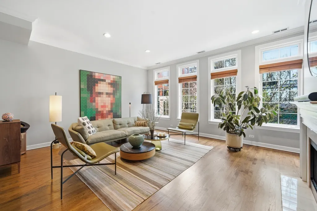 367 West Superior Street Chicago IL 60654