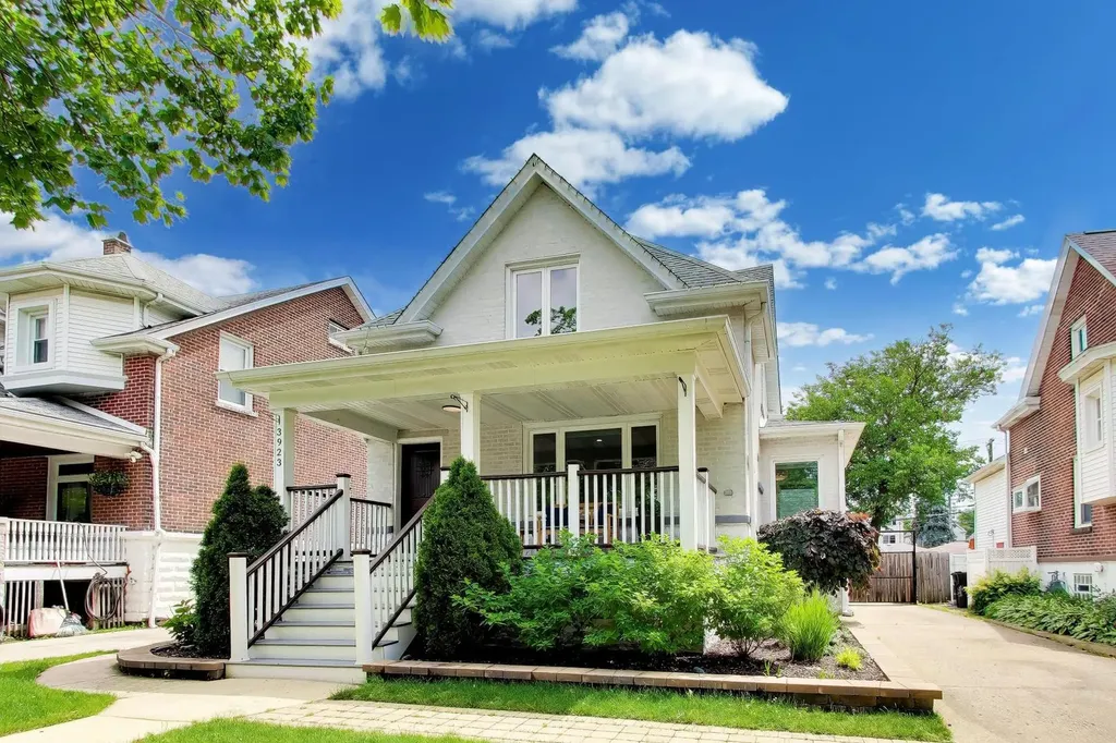 3923 North Kilbourn Avenue Chicago IL 60641