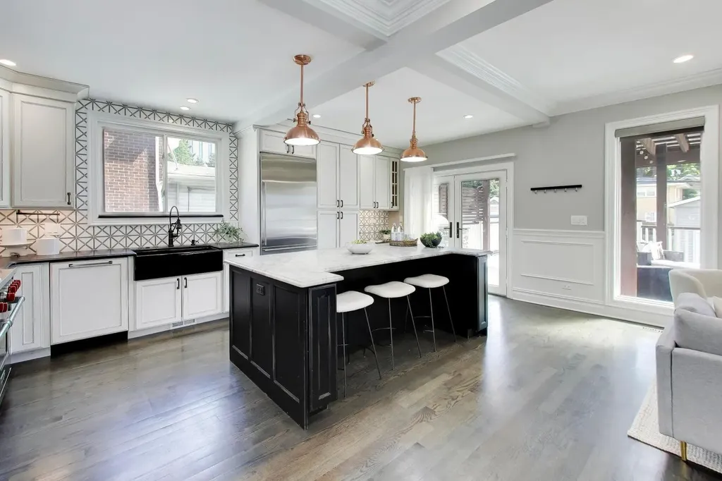3923 North Kilbourn Avenue Chicago IL 60641