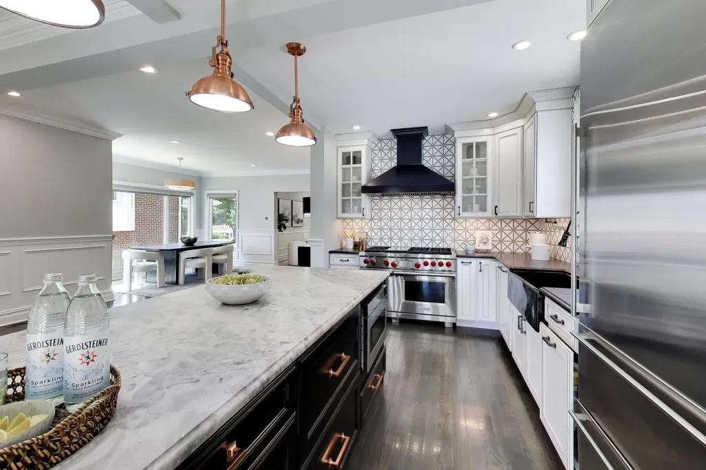 3923 North Kilbourn Avenue Chicago IL 60641