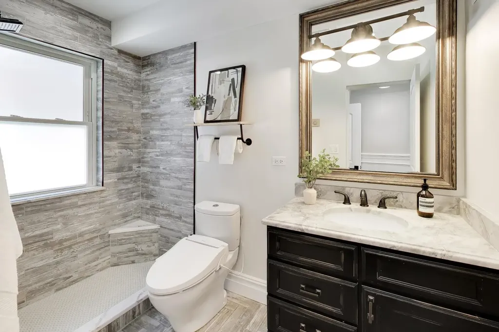 3923 North Kilbourn Avenue Chicago IL 60641