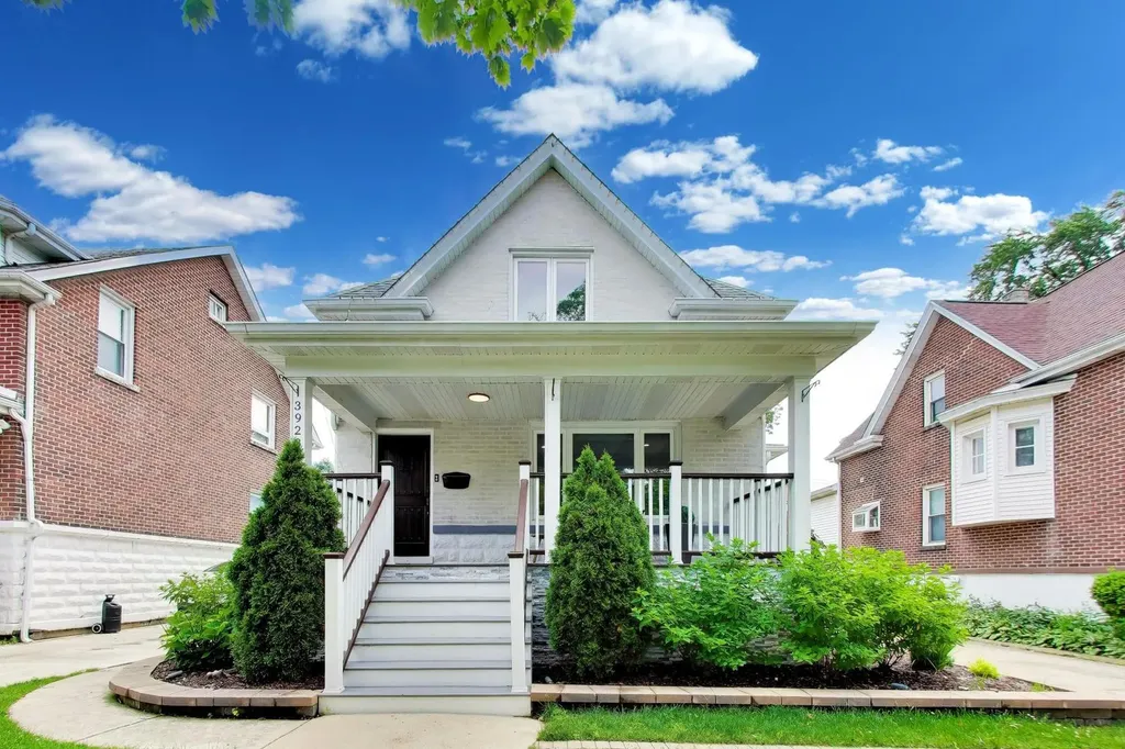 3923 North Kilbourn Avenue Chicago IL 60641