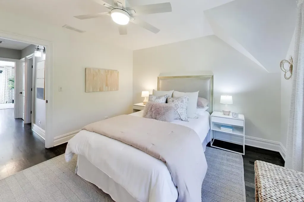 3923 North Kilbourn Avenue Chicago IL 60641