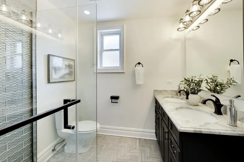 3923 North Kilbourn Avenue Chicago IL 60641