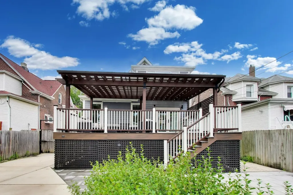 3923 North Kilbourn Avenue Chicago IL 60641