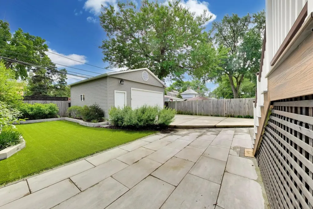 3923 North Kilbourn Avenue Chicago IL 60641