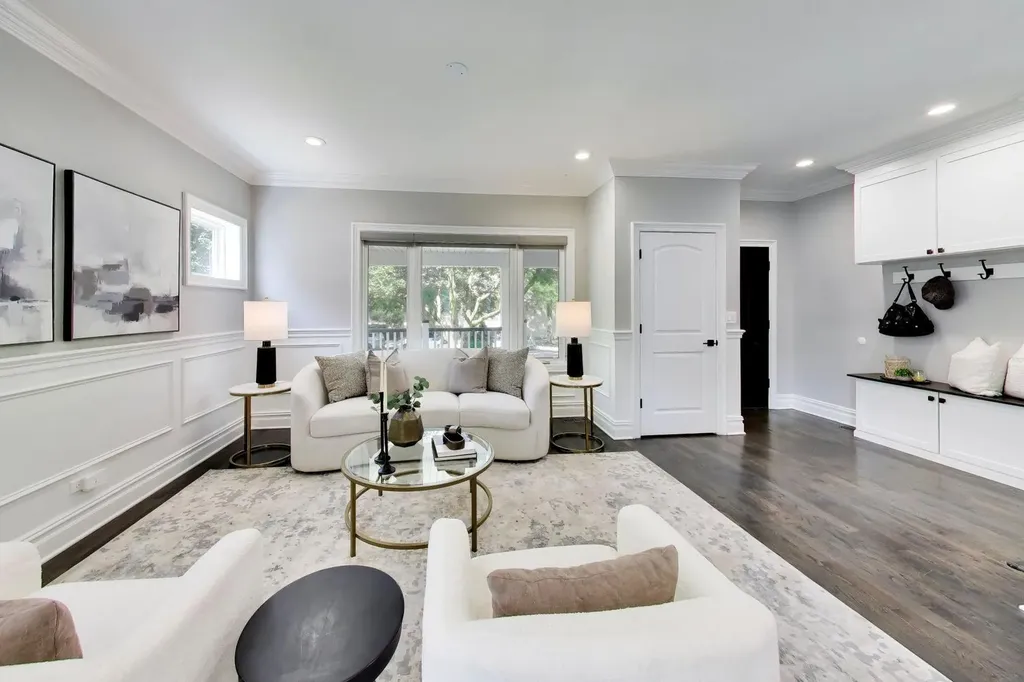 3923 North Kilbourn Avenue Chicago IL 60641