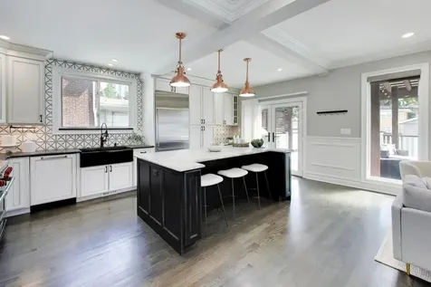 3923 North Kilbourn Avenue Chicago IL 60641