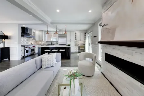 3923 North Kilbourn Avenue Chicago IL 60641