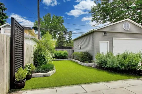 3923 North Kilbourn Avenue Chicago IL 60641