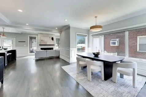 3923 North Kilbourn Avenue Chicago IL 60641