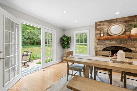 986 Commonwealth Court Barrington IL 60010