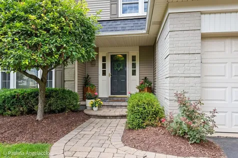 986 Commonwealth Court Barrington IL 60010