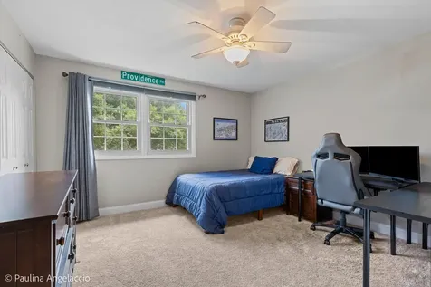 986 Commonwealth Court Barrington IL 60010