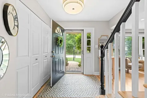 986 Commonwealth Court Barrington IL 60010