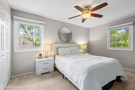 986 Commonwealth Court Barrington IL 60010